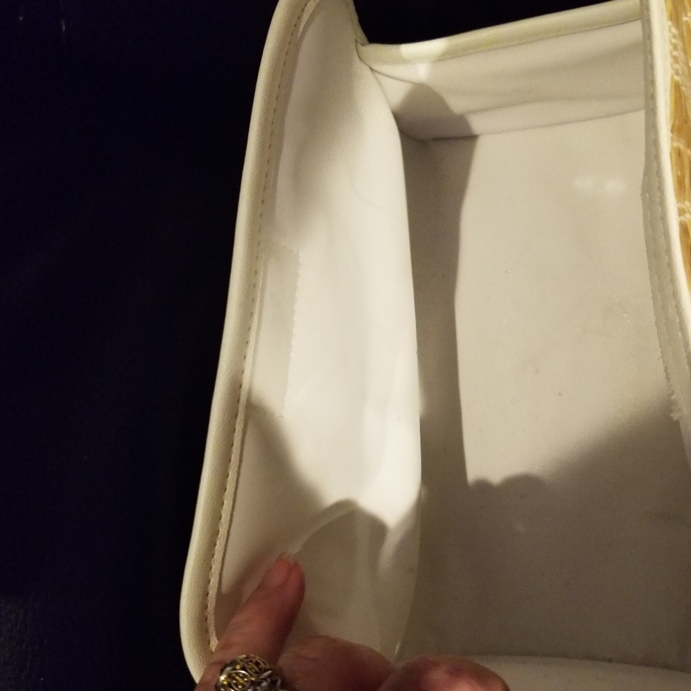 Bvlgari HydraThe Vitalisant Makeup / Toiletry Bag - Picture 9 of 16
